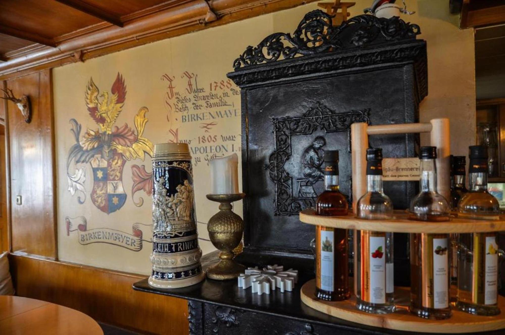 Gasthof Zum Ritter - A Cozy Historical Landmark ウルム エクステリア 写真