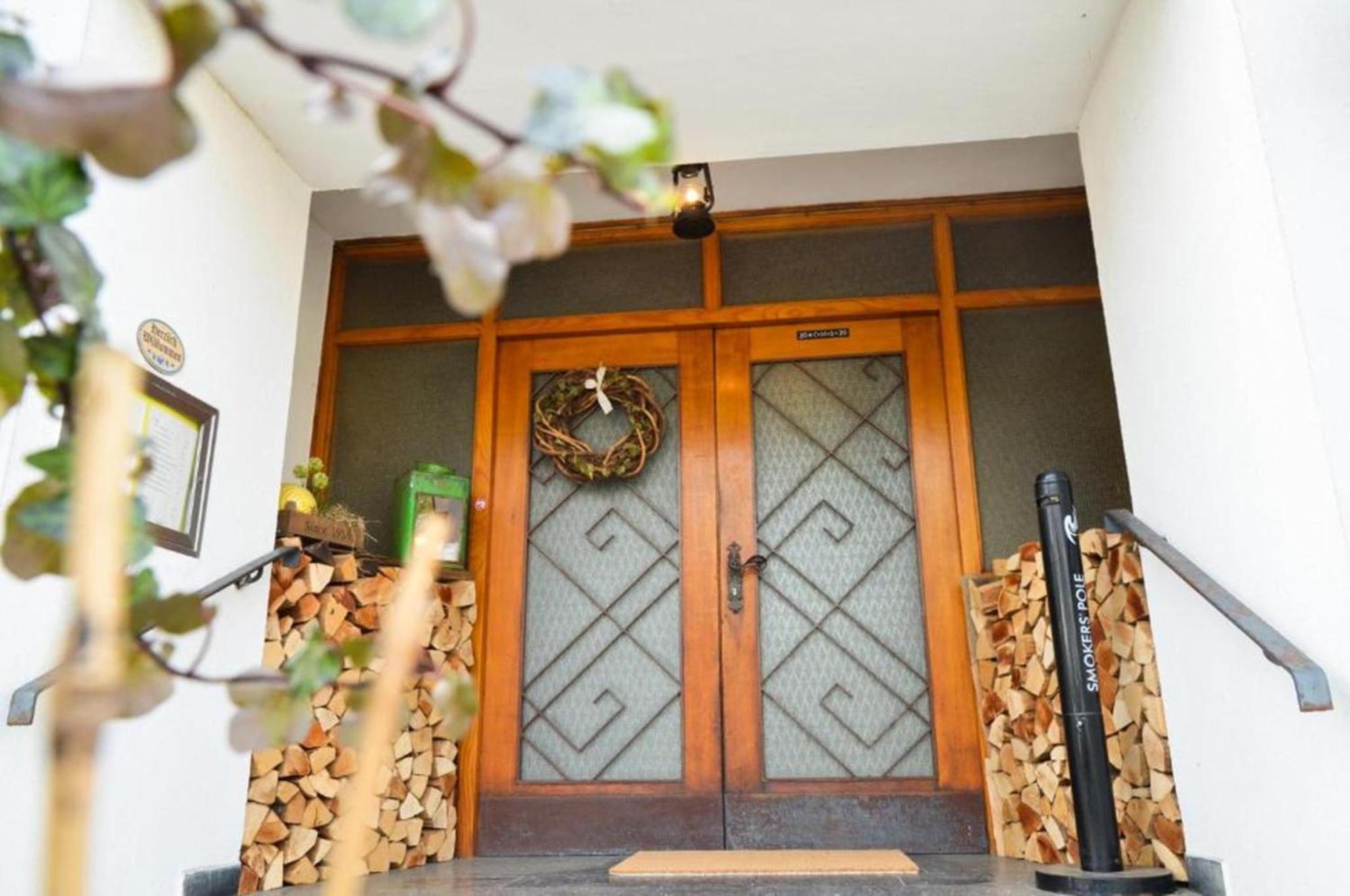Gasthof Zum Ritter - A Cozy Historical Landmark ウルム エクステリア 写真