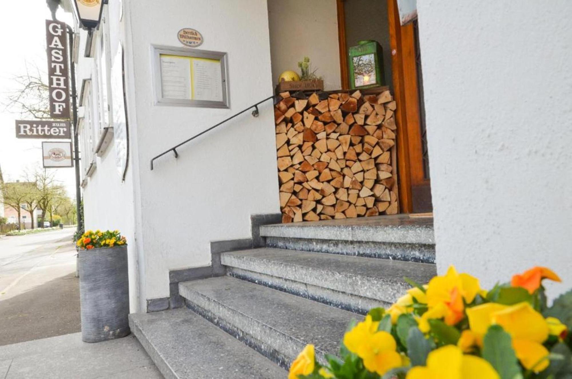 Gasthof Zum Ritter - A Cozy Historical Landmark ウルム エクステリア 写真
