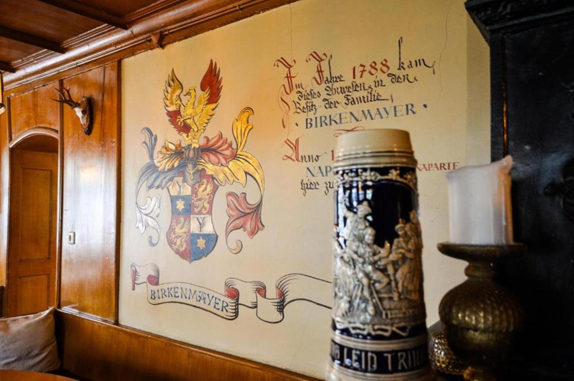 Gasthof Zum Ritter - A Cozy Historical Landmark ウルム エクステリア 写真